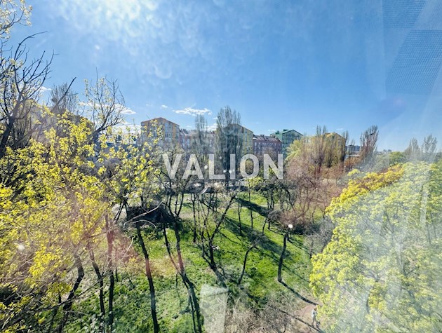 Продам 2-комнатную квартиру с ремонтом и мебелью, Дарницкая площадь, Соцгород, Комфорт Таун, ул. Каунасская 6/1 Днепровский район