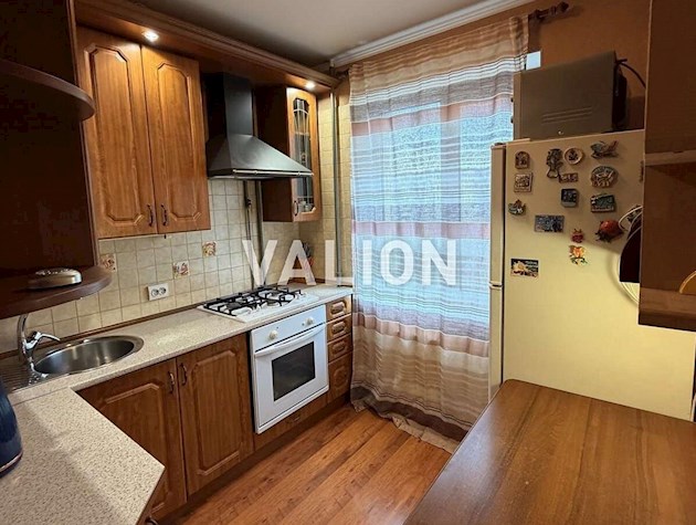 Продаж 3-к квартири вул. Райдужна, 3б