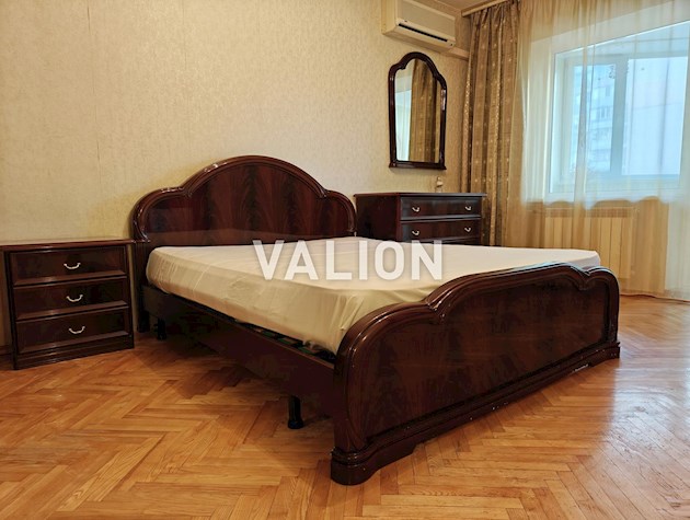 Продається 3-кімнатна квартира 77 м² по вулиці Анни Ахматової 6, Позняки