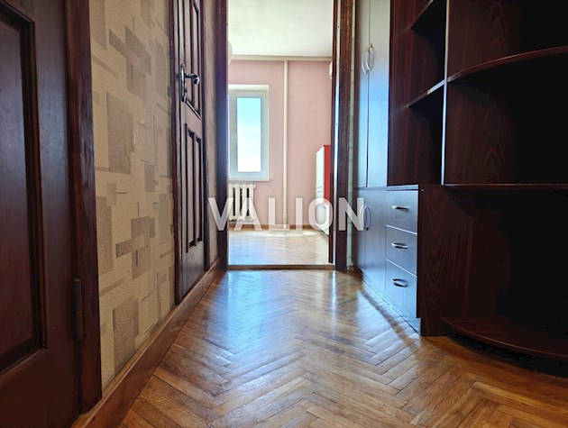 Продається 3-кімнатна квартира 77 м² по вулиці Анни Ахматової 6, Позняки