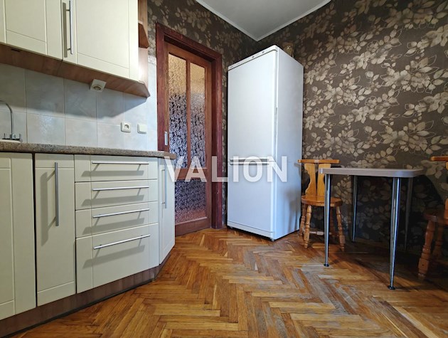 Продається 3-кімнатна квартира 77 м² по вулиці Анни Ахматової 6, Позняки