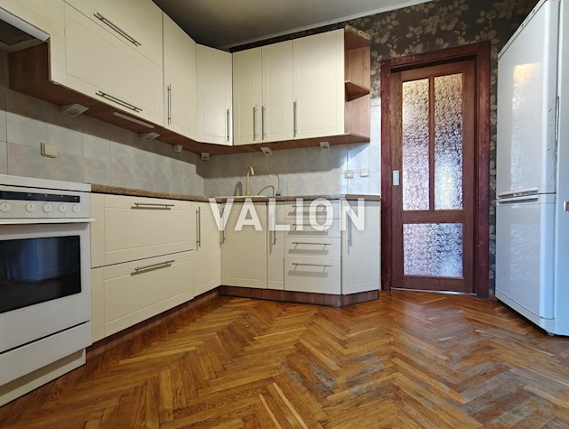 Продається 3-кімнатна квартира 77 м² по вулиці Анни Ахматової 6, Позняки