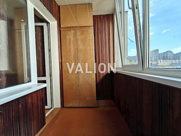 Продається 3-кімнатна квартира 77 м² по вулиці Анни Ахматової 6, Позняки