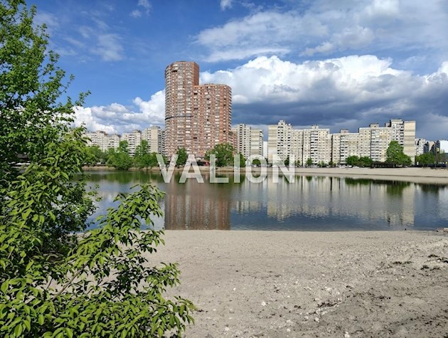 Продається 3-кімнатна квартира 77 м² по вулиці Анни Ахматової 6, Позняки