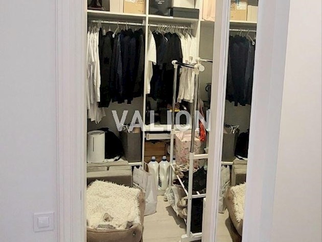 Продажа 2к квартиры 78.7 м2 на ул. Иоанна Павла II 11, Печерский район, Правый берег.