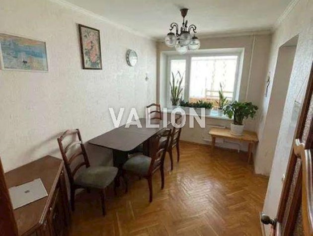 Продаж 3-к квартири вул. Левка Лук’яненка 13а