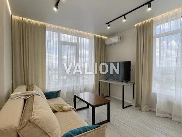 Продажа двухкомнатной квартиры с ремонтом в ЖК Современный квартал, просп. Любомира Гузара (Комарова), 15а, Отрадный