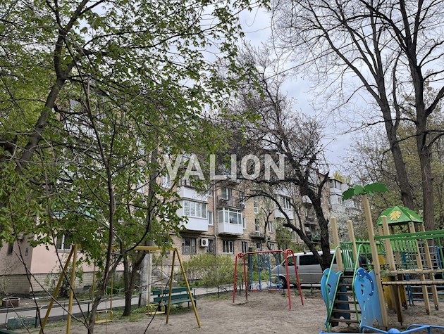 Продажа 2к квартиры по адресу ул. Виктора Ярмолы, 38а (метро Политехнический институт)