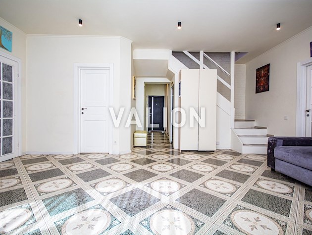 Продажа двухуровневой 3-к квартири в ЖК ROYAL HOUSE