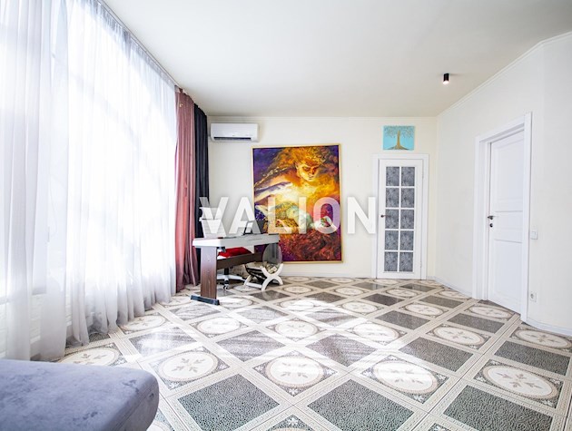 Продажа двухуровневой 3-к квартири в ЖК ROYAL HOUSE