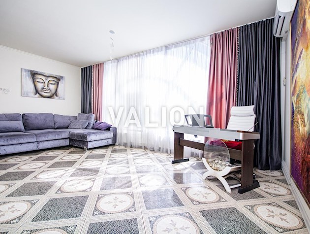 Продажа двухуровневой 3-к квартири в ЖК ROYAL HOUSE