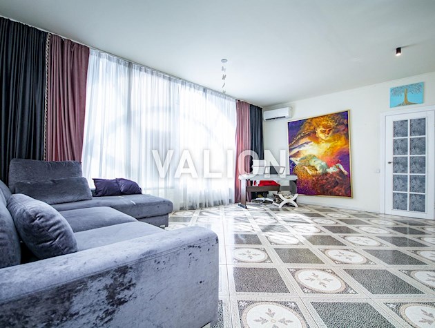 Продажа двухуровневой 3-к квартири в ЖК ROYAL HOUSE
