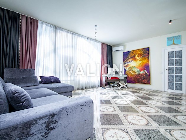 Продажа двухуровневой 3-к квартири в ЖК ROYAL HOUSE