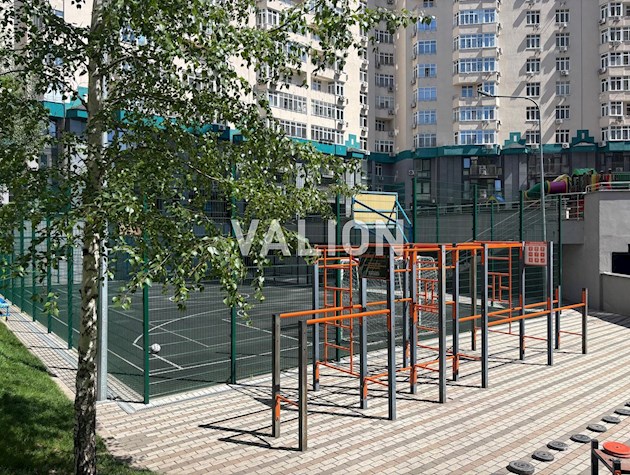 Продам 2 комнатную квартиру с авторским ремонтом ул.Василия Липковского 37б