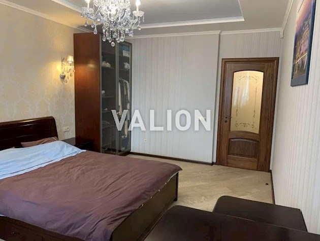 Продажа 3-к квартиры + 2 паркоместа ул. Голосеевская 13a