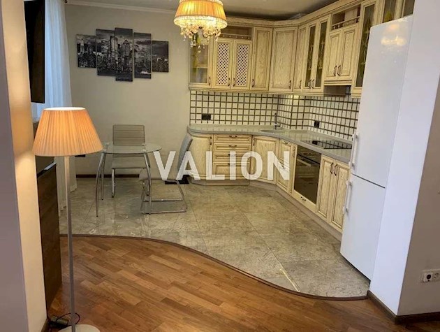 Продажа 3-к квартиры + 2 паркоместа ул. Голосеевская 13a
