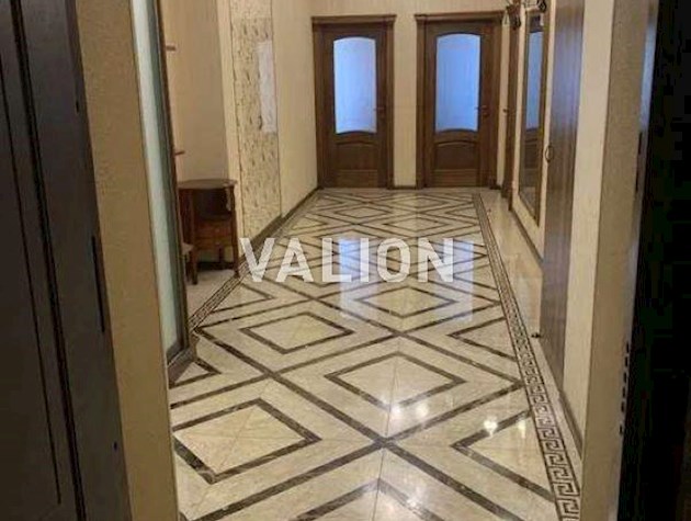 Продажа 3-к квартиры + 2 паркоместа ул. Голосеевская 13a
