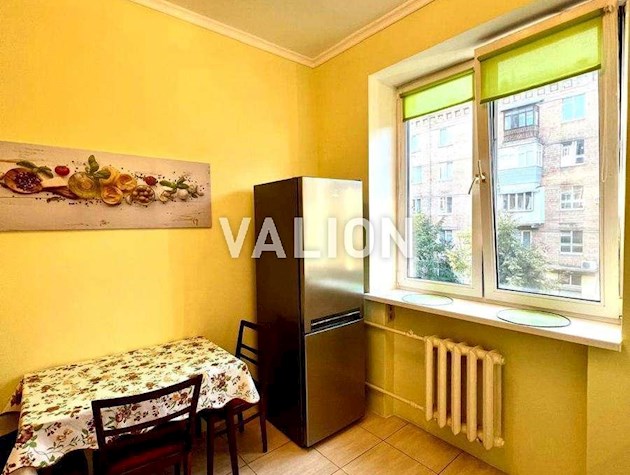 Продаж 2-к квартири 54 м² сталінка. газ. вул.Лондонска, 10.