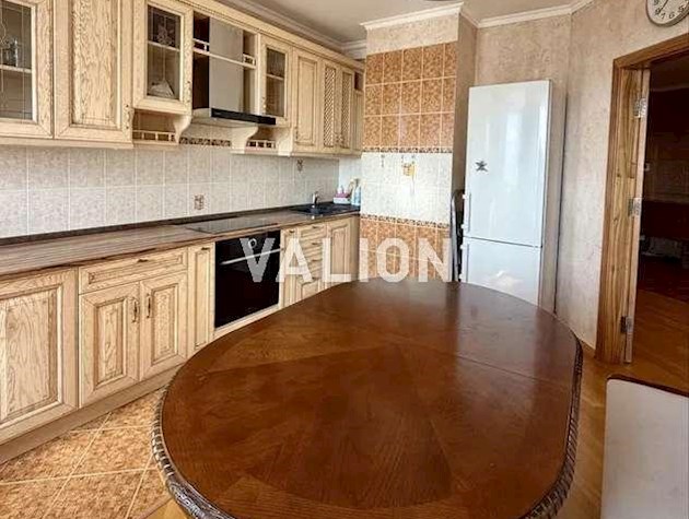 Продаж 1-к квартири вулиця Осіння 33