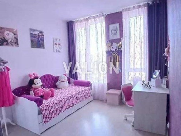 Продаж 3-к квартири вул. Регенераторна 4