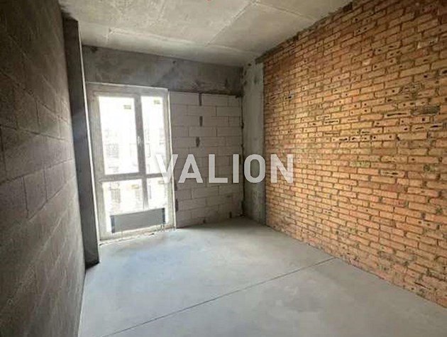 Продаж 3-к квартири вул. Салютна 2