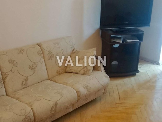 Продаж 2-к квартири вул. Пластова 15