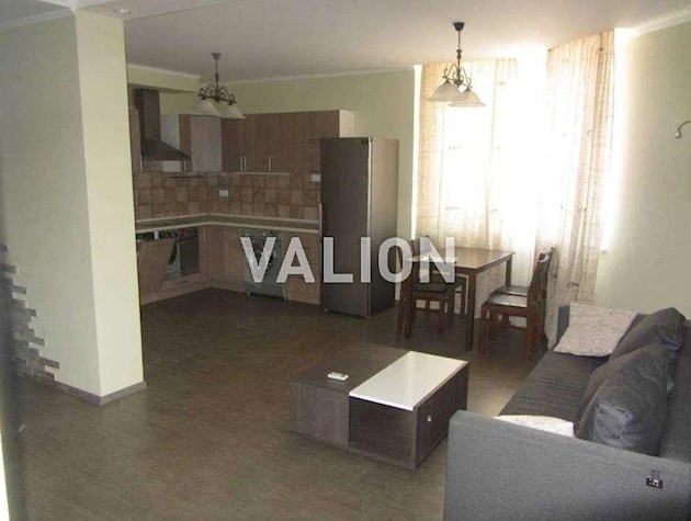 Продается укомплектованная 2-х комнатная квартира (82м²) ул. Анны Ахматовой, 30