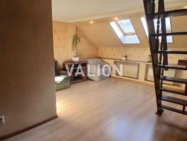 Продажа 4-к квартиры ул. Малая Житомирская 18
