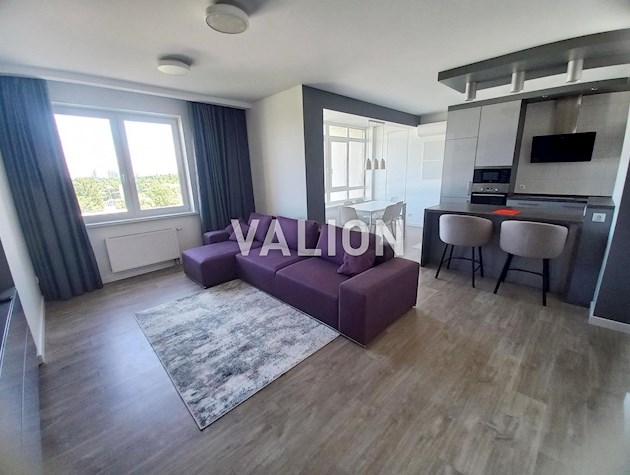 Продажа трехкомнатной квартиры, просп. Академика Глушкова, 9-Д, метро Ипподром