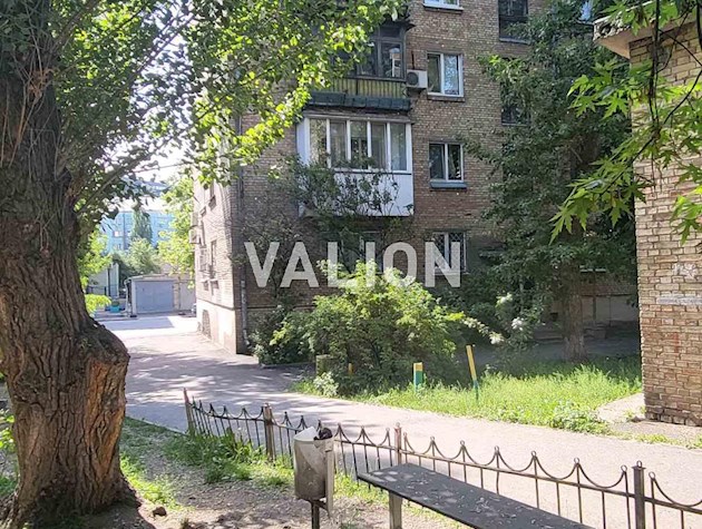 Продажа 2-х комн. квартиры 41,8м2 ул. Юрковская 42 (ст. метро Т. Шевченко) Подолольский район.