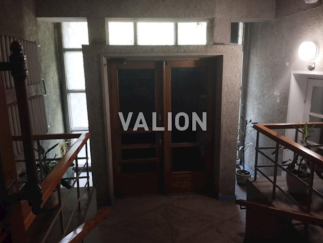 Продам 3 комнатную квартиру 90/46/8 м2, ул. Раисы Окипной 3а, возле станции метро Левобережная Днепровского района.