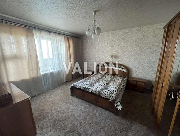 Продам 3 комнатную квартиру 90/46/8 м2, ул. Раисы Окипной 3а, возле станции метро Левобережная Днепровского района.