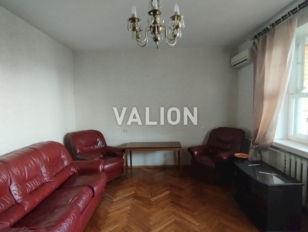 Продам 3 комнатную квартиру 90/46/8 м2, ул. Раисы Окипной 3а, возле станции метро Левобережная Днепровского района.