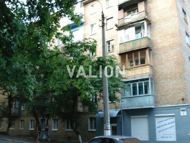 Продаж 2- к квартири вул. Миколи Закревського 5