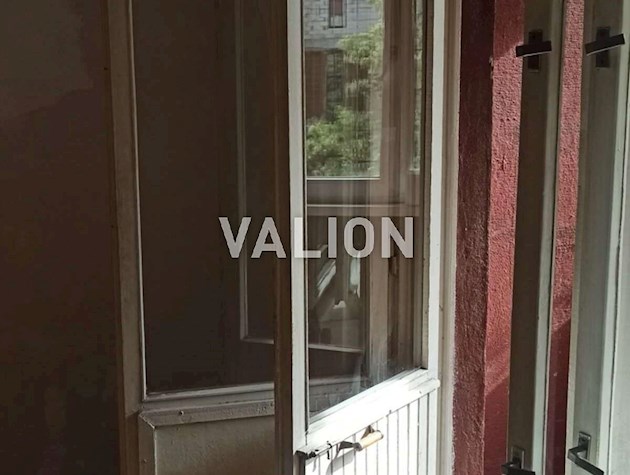 Продаж 2- к квартири вул. Миколи Закревського 5