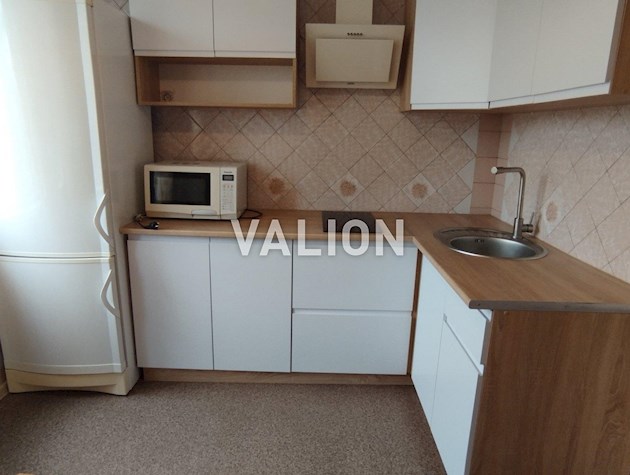 Продам 3-комнатную квартиру 72 м.кв. ул. Харьковское шоссе 146 метро Харьковское 10 мин. общественным транспортом.