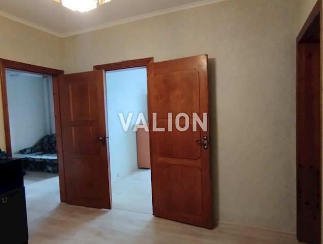 Продам 3-комнатную квартиру 72 м.кв. ул. Харьковское шоссе 146 метро Харьковское 10 мин. общественным транспортом.
