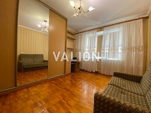 Продажа трехкомнатной квартиры, ул. Милославская, 19, Троещина.