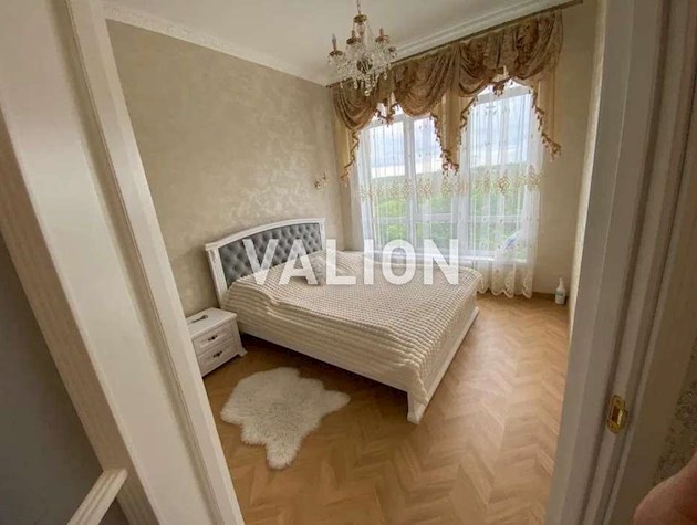 Продаж 1-к квартири вул. Коноплянська 25а