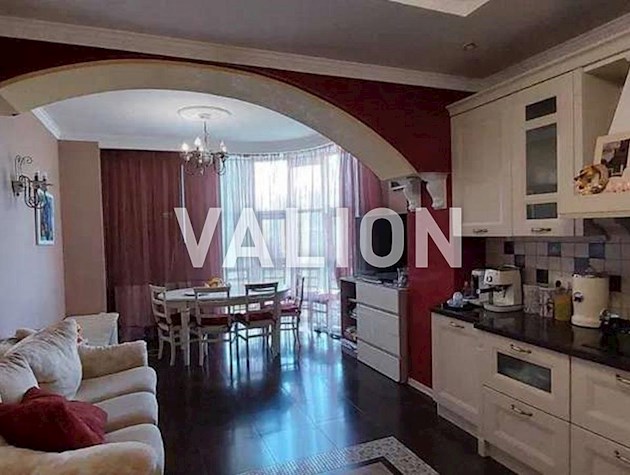Продаж 3-к квартири вул. Зверинецька 59