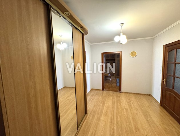 Продам 3к квартиру ул.Хорольская 1, Старая Дарница ДВРЗ Дарницкий вокзал Дарницкая(Ленинградская) пл, метро Черниговская Дарница Левобережная