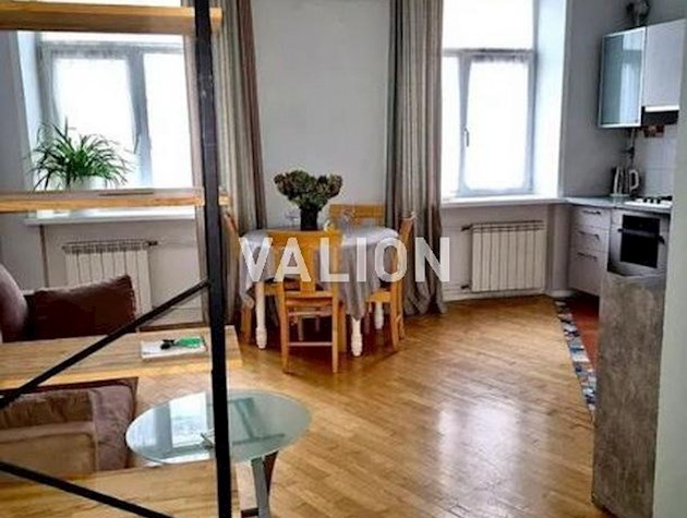 Продаж квартири-студії, вул. Замковецька 10, Хрещатик