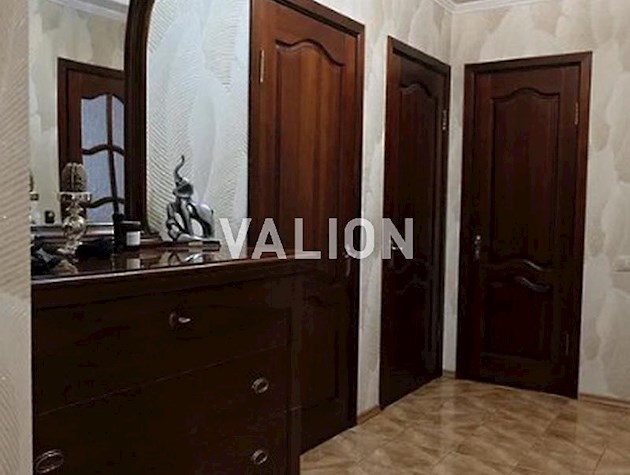 Продам 3-комн.квартиру с ремонтом на Подоле, ул.Волошская 23