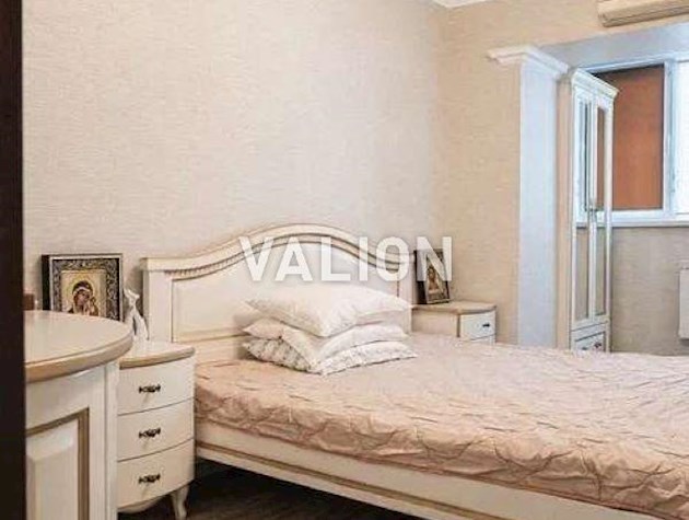 Продам 3-комн.квартиру с ремонтом на Подоле, ул.Волошская 23
