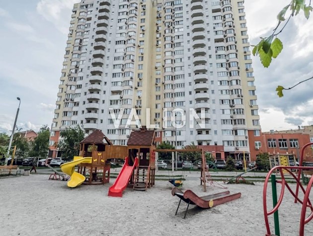 Продам 3-комнатную квартиру 104м2. Белицкая, 20, Подольский район, Куреневка.