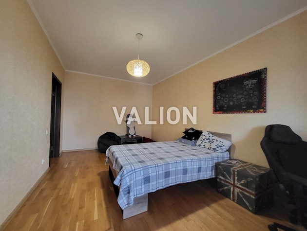 Продаж: 2-кімнатна квартира 70,4 м² пр-т Василя Порика 7А. Подільський район, Виноградар