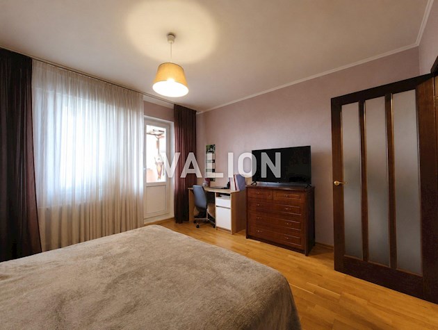 Продаж: 2-кімнатна квартира 70,4 м² пр-т Василя Порика 7А. Подільський район, Виноградар