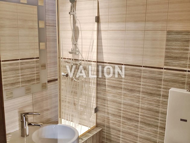 Продам 3-комнатную квартиру с ремонтом ул.Тарасовская 30
