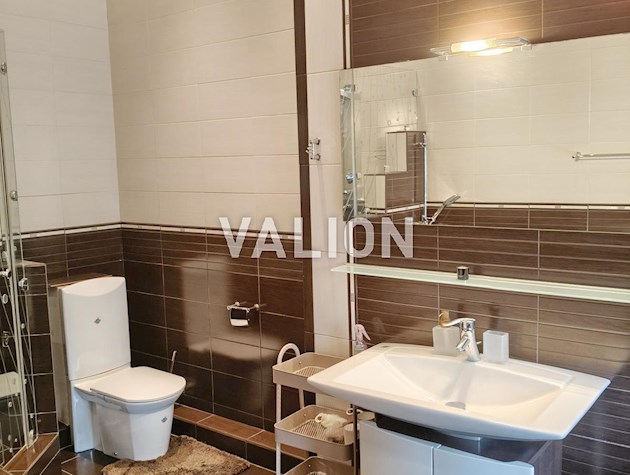 Продам 3-комнатную квартиру с ремонтом ул.Тарасовская 30