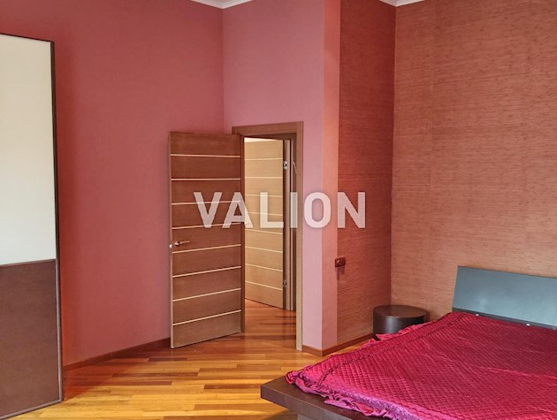 Продам 3-комнатную квартиру с ремонтом ул.Тарасовская 30